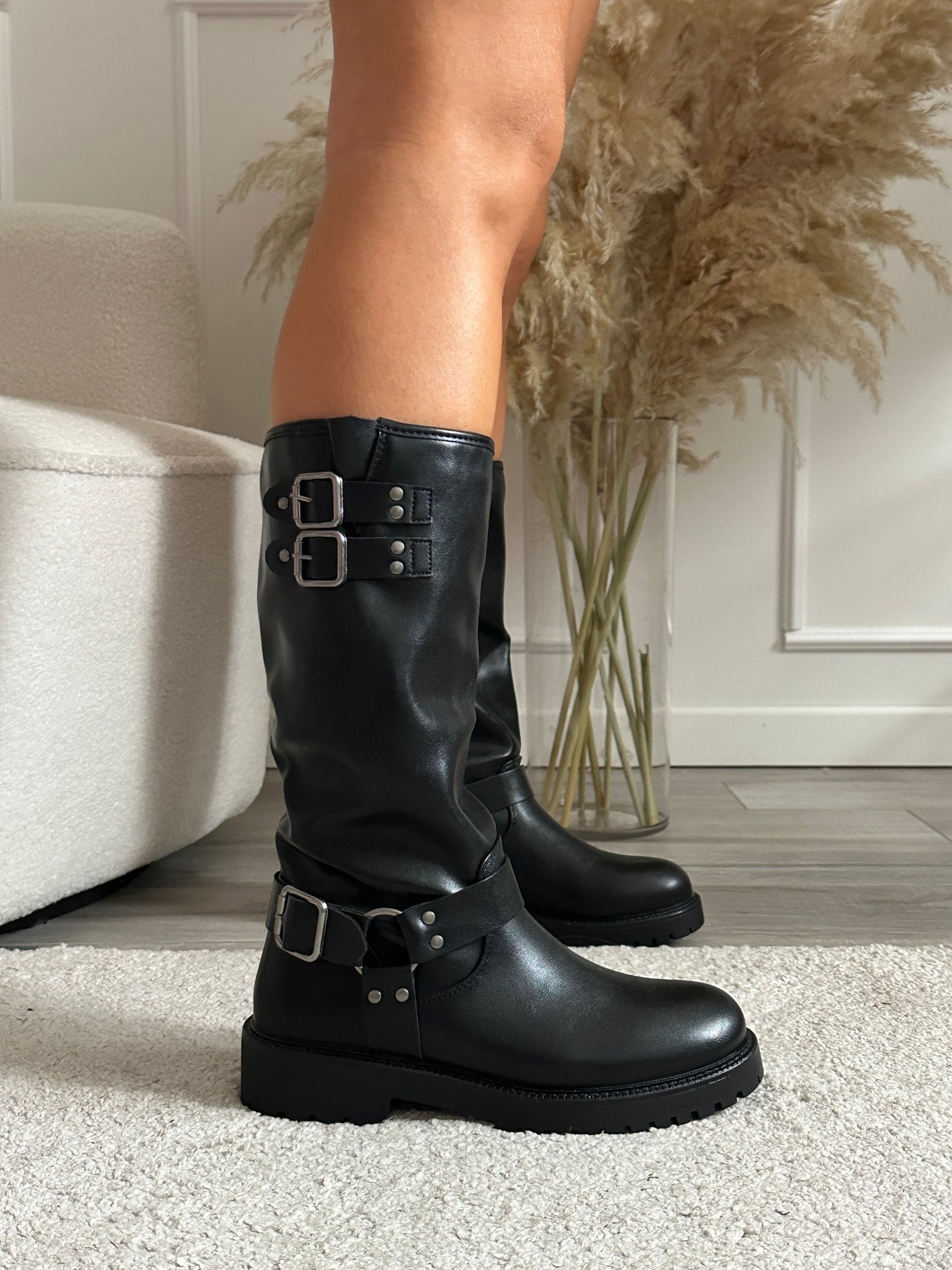 Stivaletti Bassi Stivaletti Con Fibbie E Borchie Stivaletti Fibbie