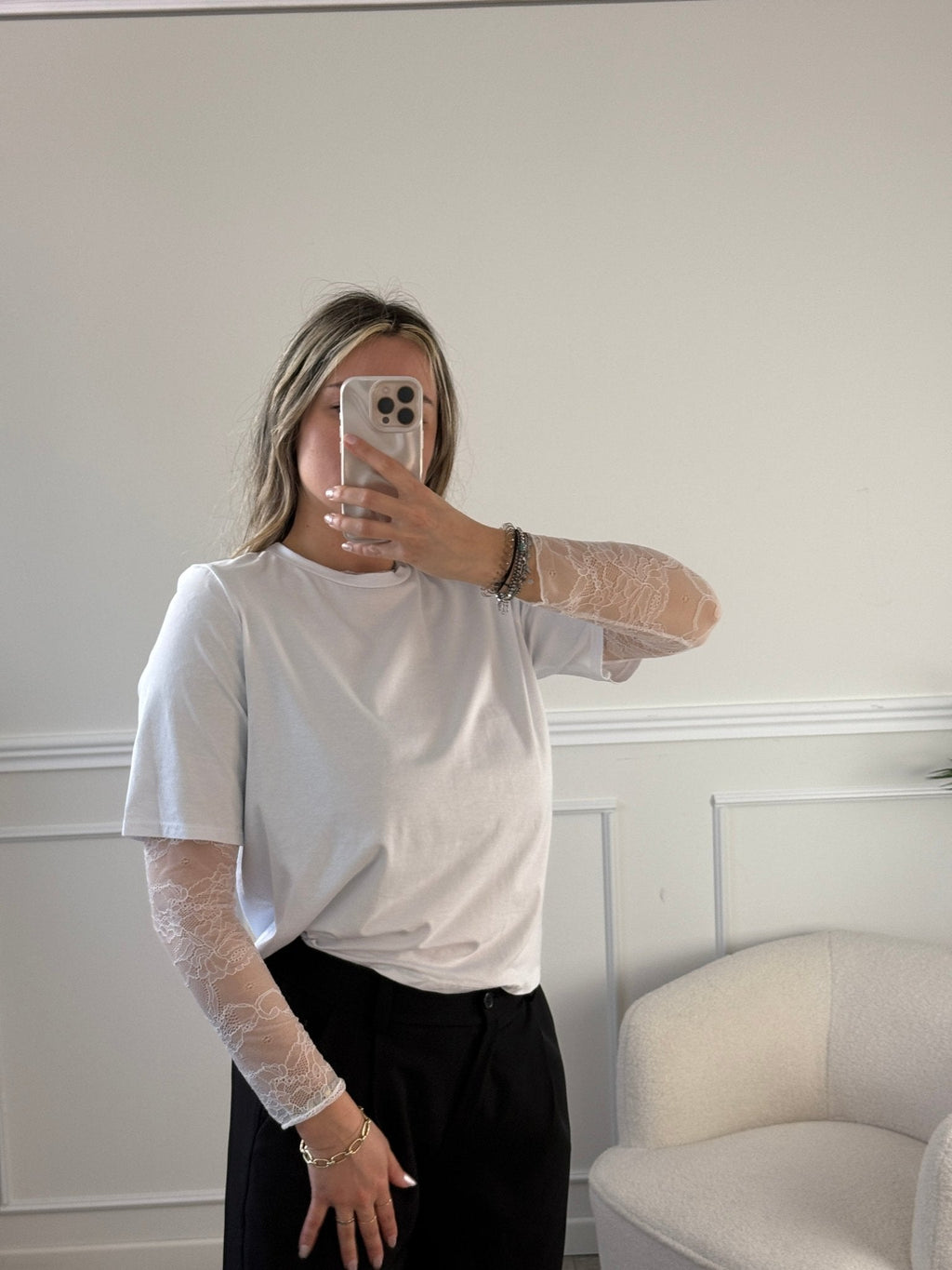 T-shirt con spalline imbottite BOLD - Follie by Alice