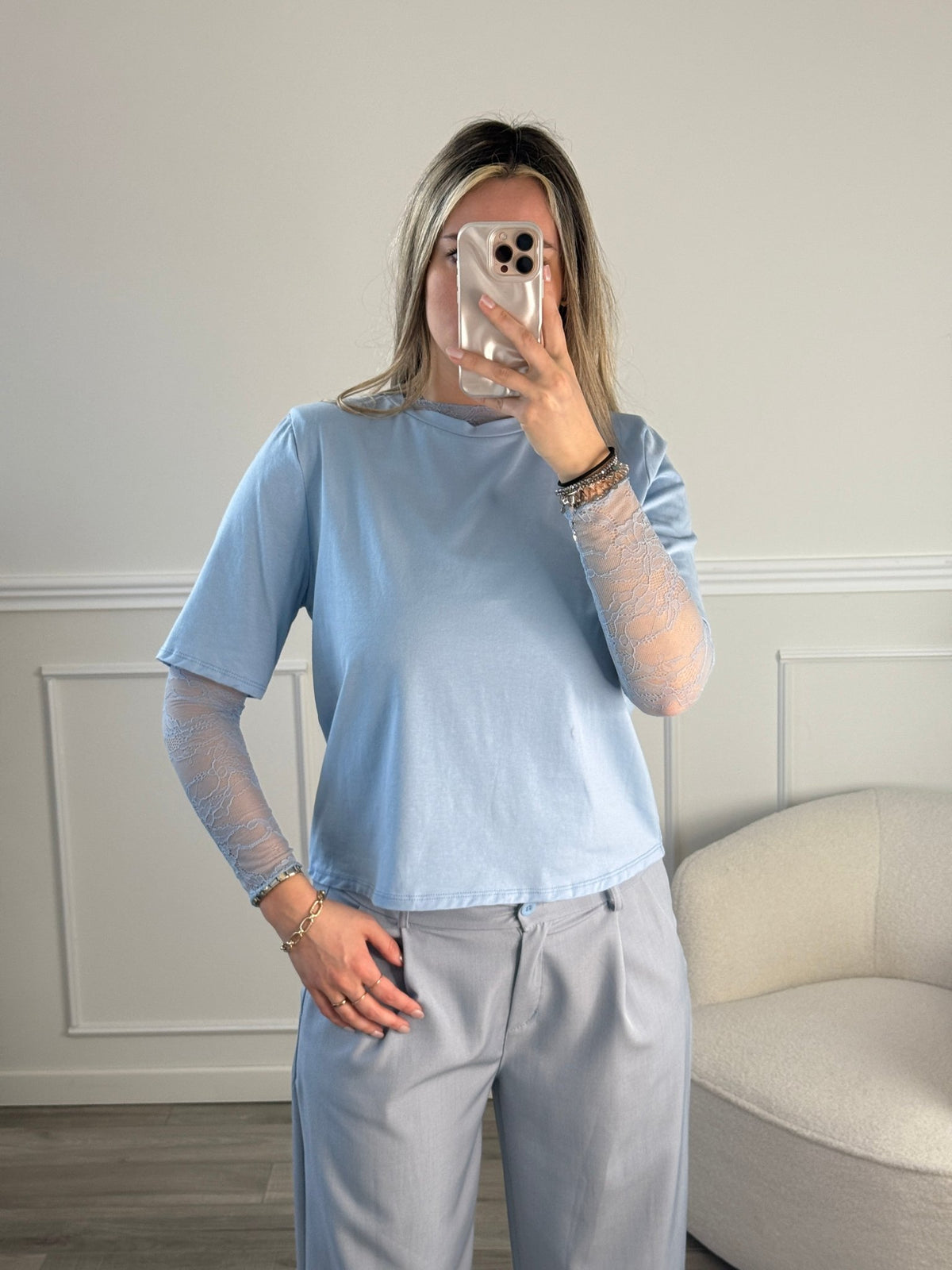 T-shirt con spalline imbottite BOLD - Follie by Alice