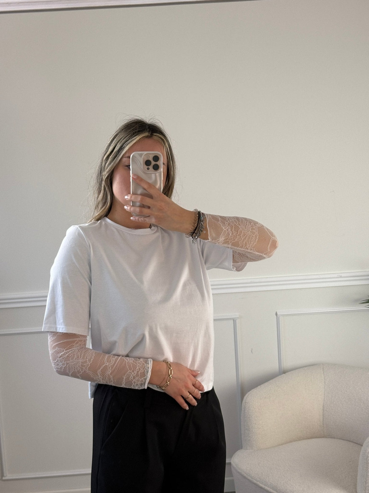 T-shirt con spalline imbottite BOLD - Follie by Alice