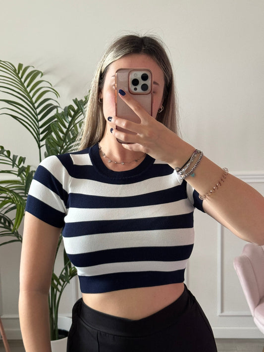 T-shirt crop in maglia a righe