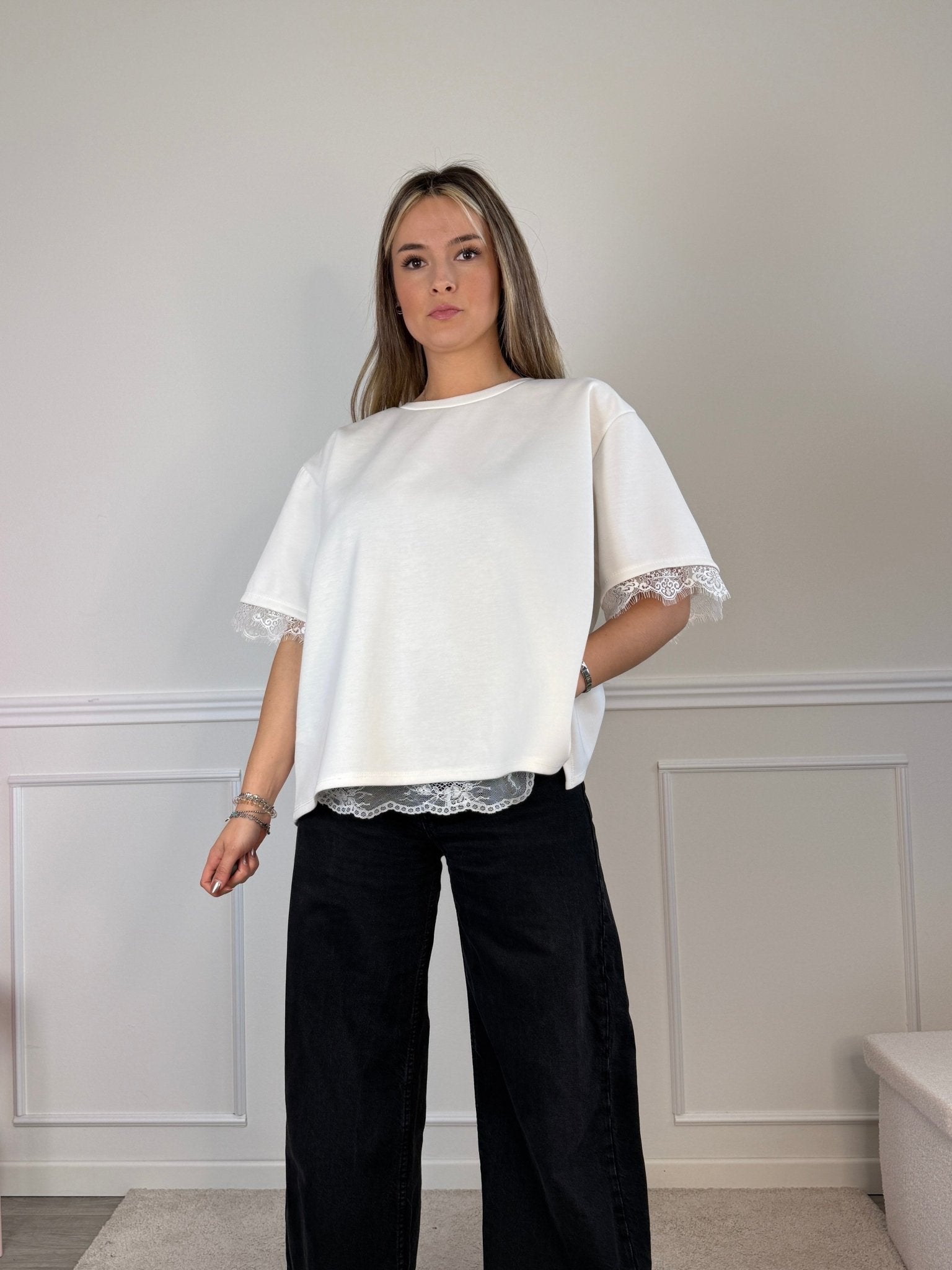 T-shirt oversize con schiena aperta con pizzo JADE - Follie by Alice