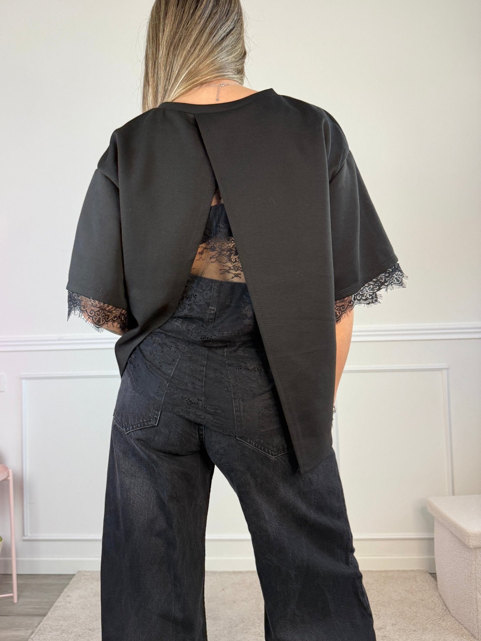 T-shirt oversize con schiena aperta con pizzo JADE - Follie by Alice