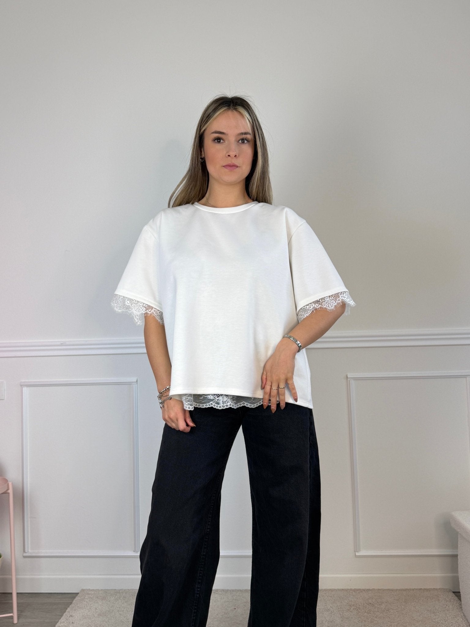 T-shirt oversize con schiena aperta con pizzo JADE - Follie by Alice