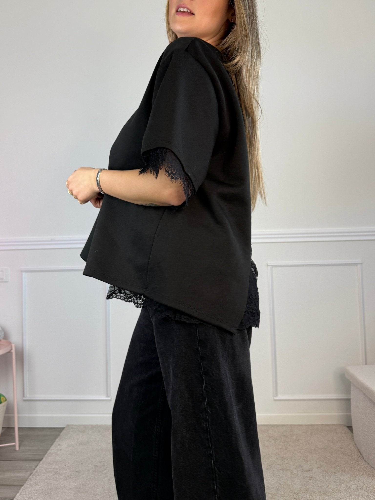 T-shirt oversize con schiena aperta con pizzo JADE - Follie by Alice