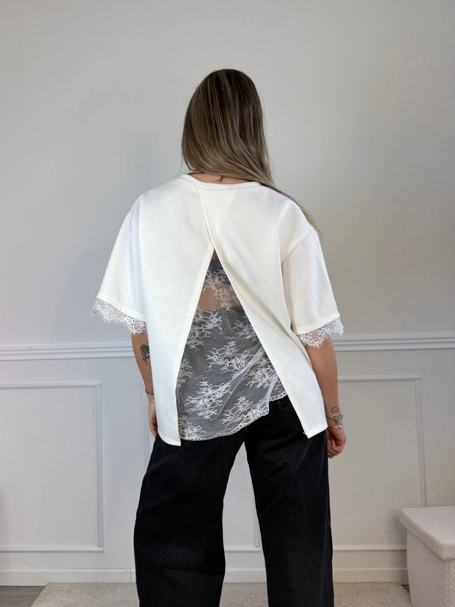 T-shirt oversize con schiena aperta con pizzo JADE - Follie by Alice