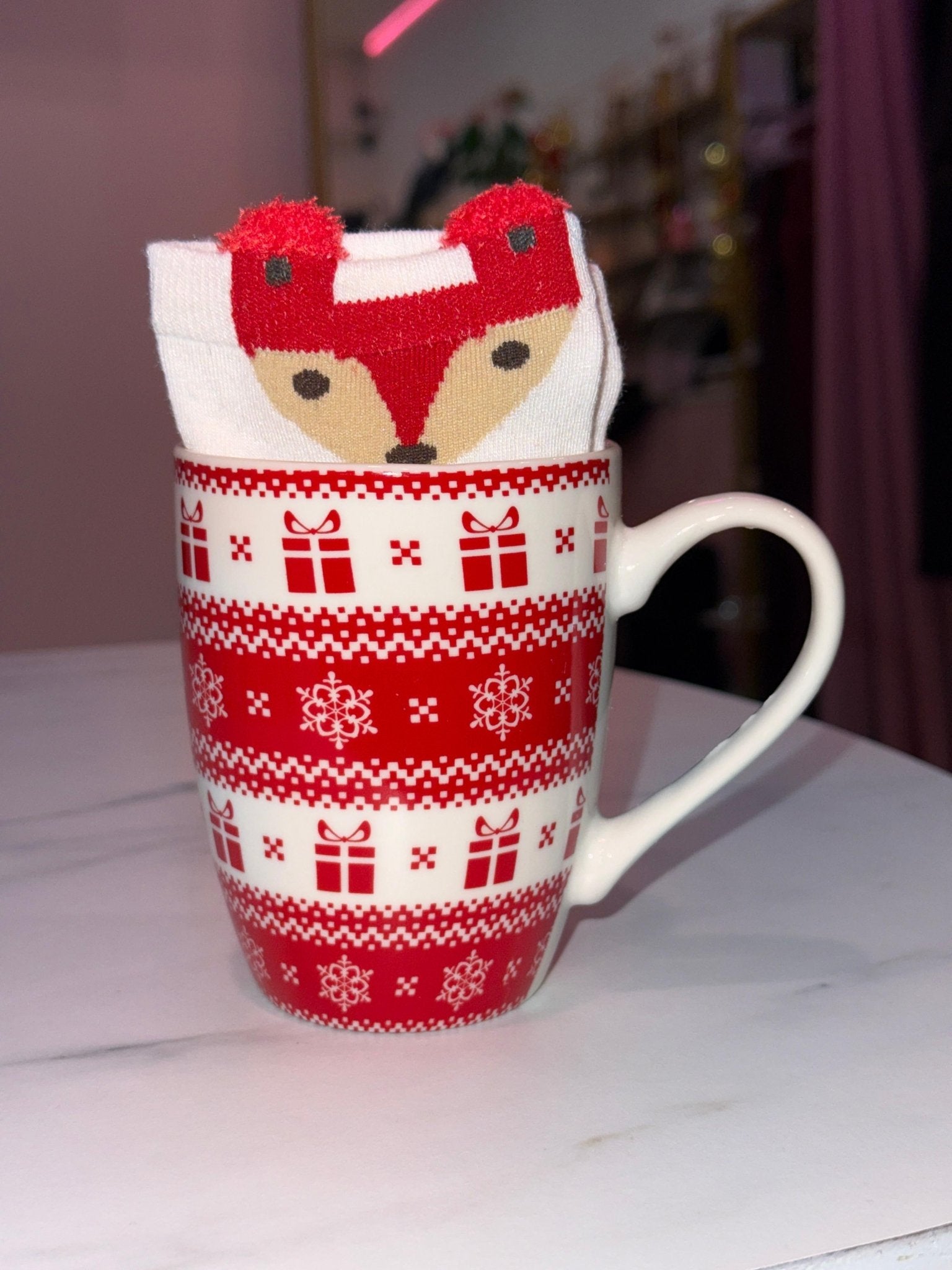 Tazza in ceramica con fantasia Natalizia e pacchi regalo - Follie by Alice