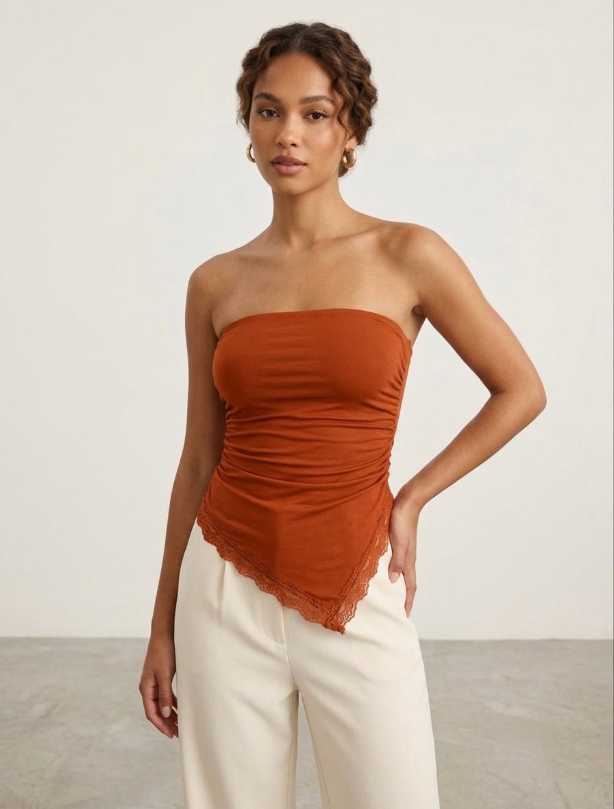 Top a fascia asimmetrico con orlo in pizzo CLEO - Follie by Alice