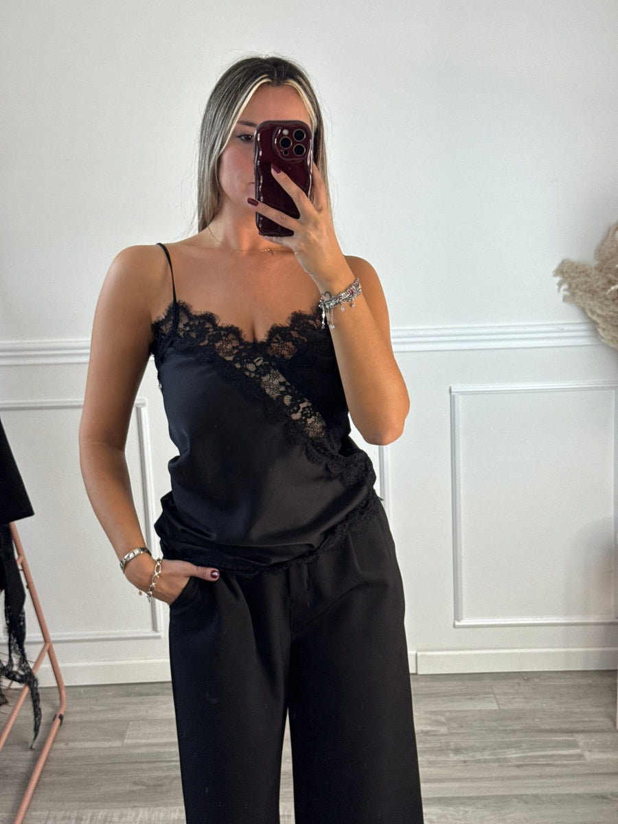 Top canotta in satin con ricami in pizzo – alternate