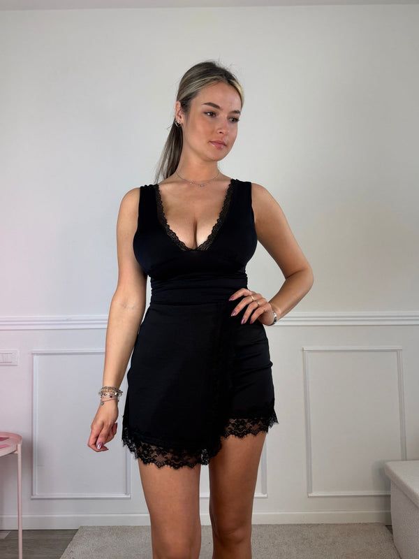 Top con bordi in pizzo smerlato CELESTE - Follie by Alice