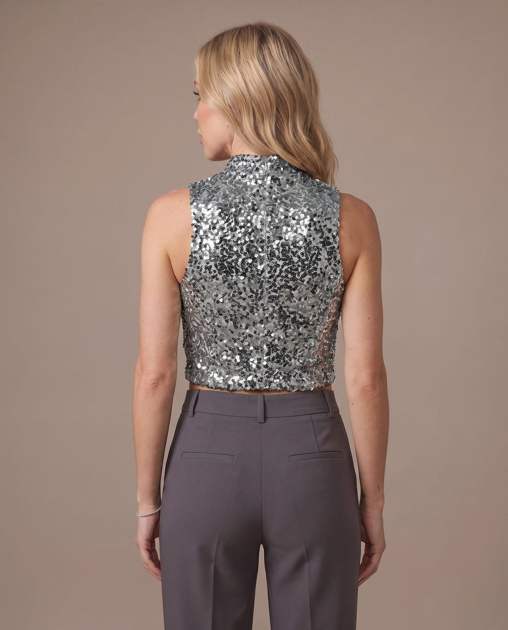 Top corto smanicato con paillettes - Follie by Alice