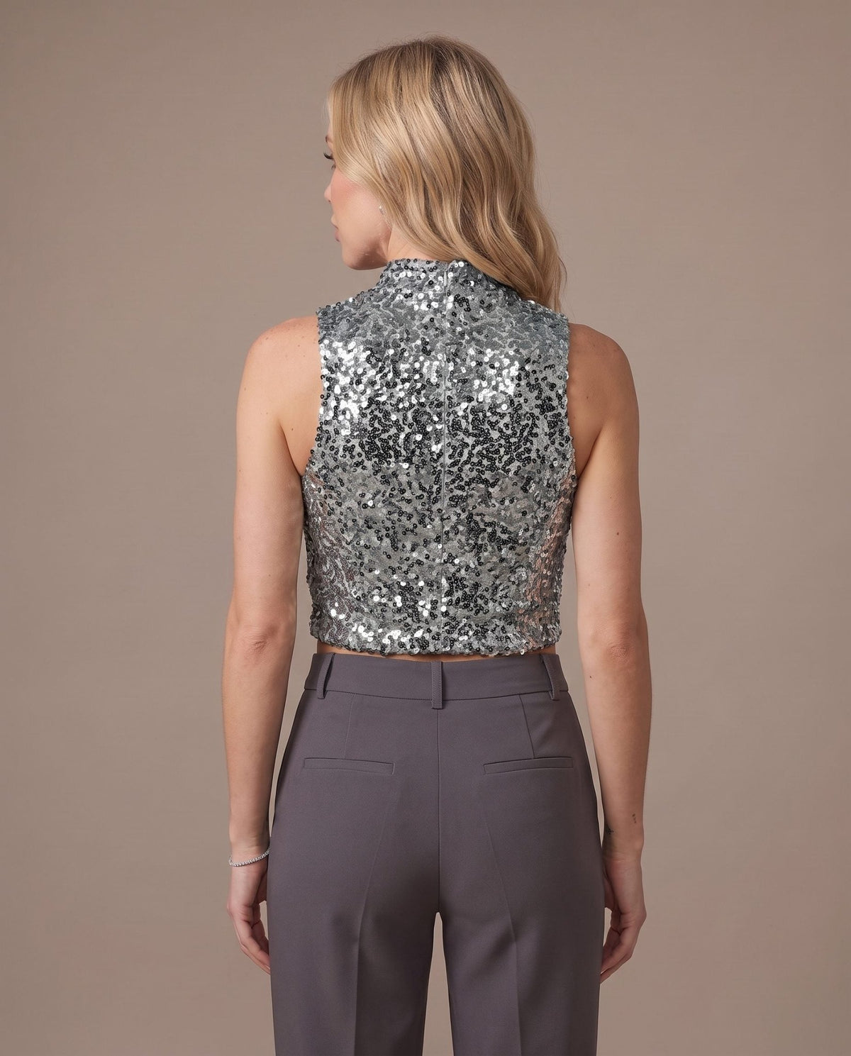 Top corto smanicato con paillettes - Follie by Alice