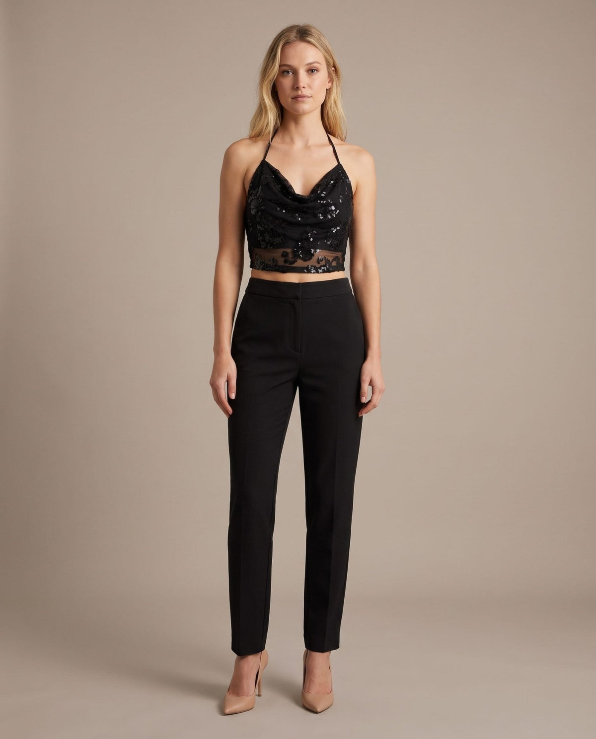 Top corto velato con scollo a cappuccio e paillettes all-over CAMELIA - Follie by Alice Immagine principale del prodotto