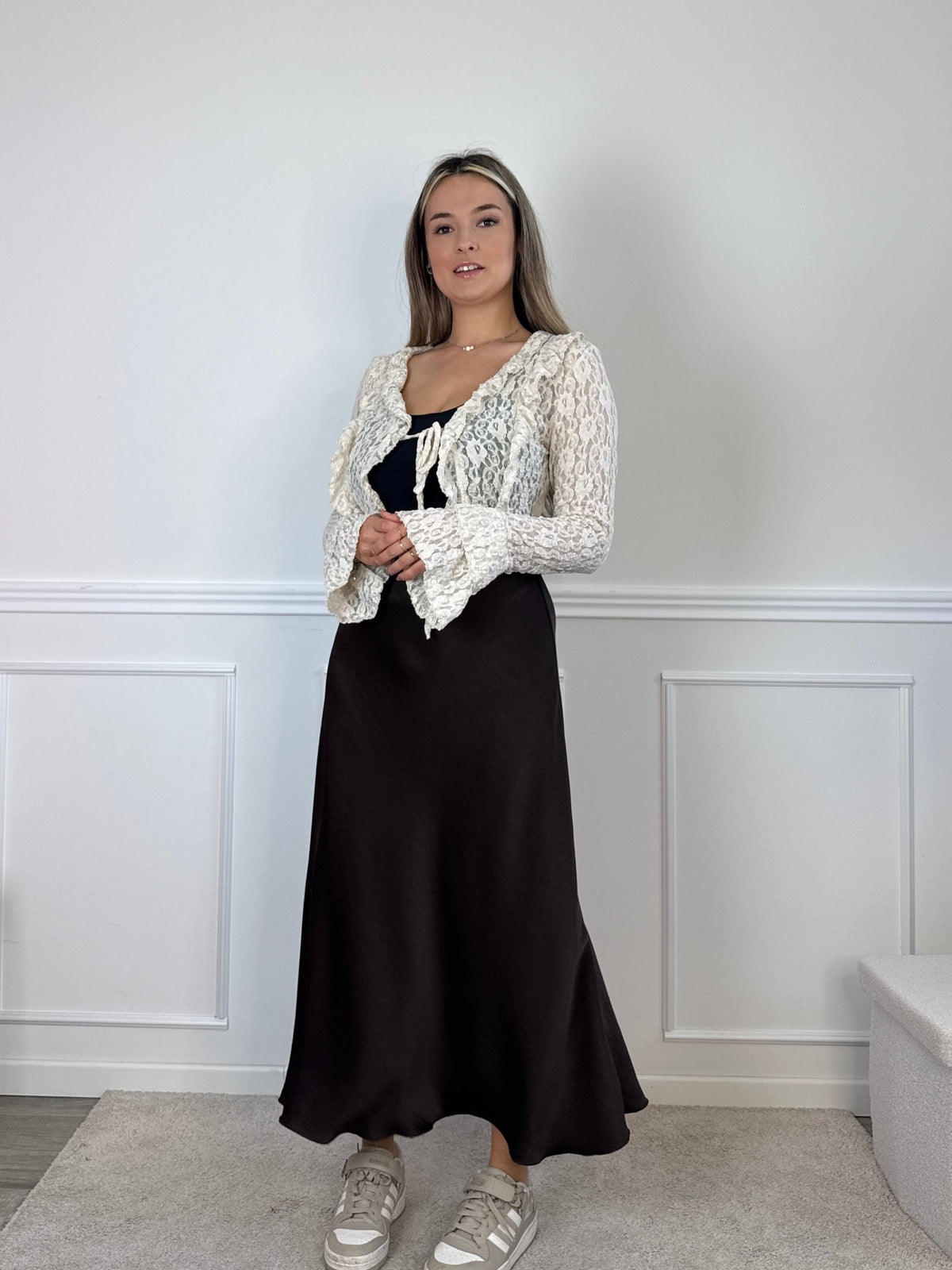 Top in pizzo con rouches e maniche a campana BLANCHE - Follie by Alice