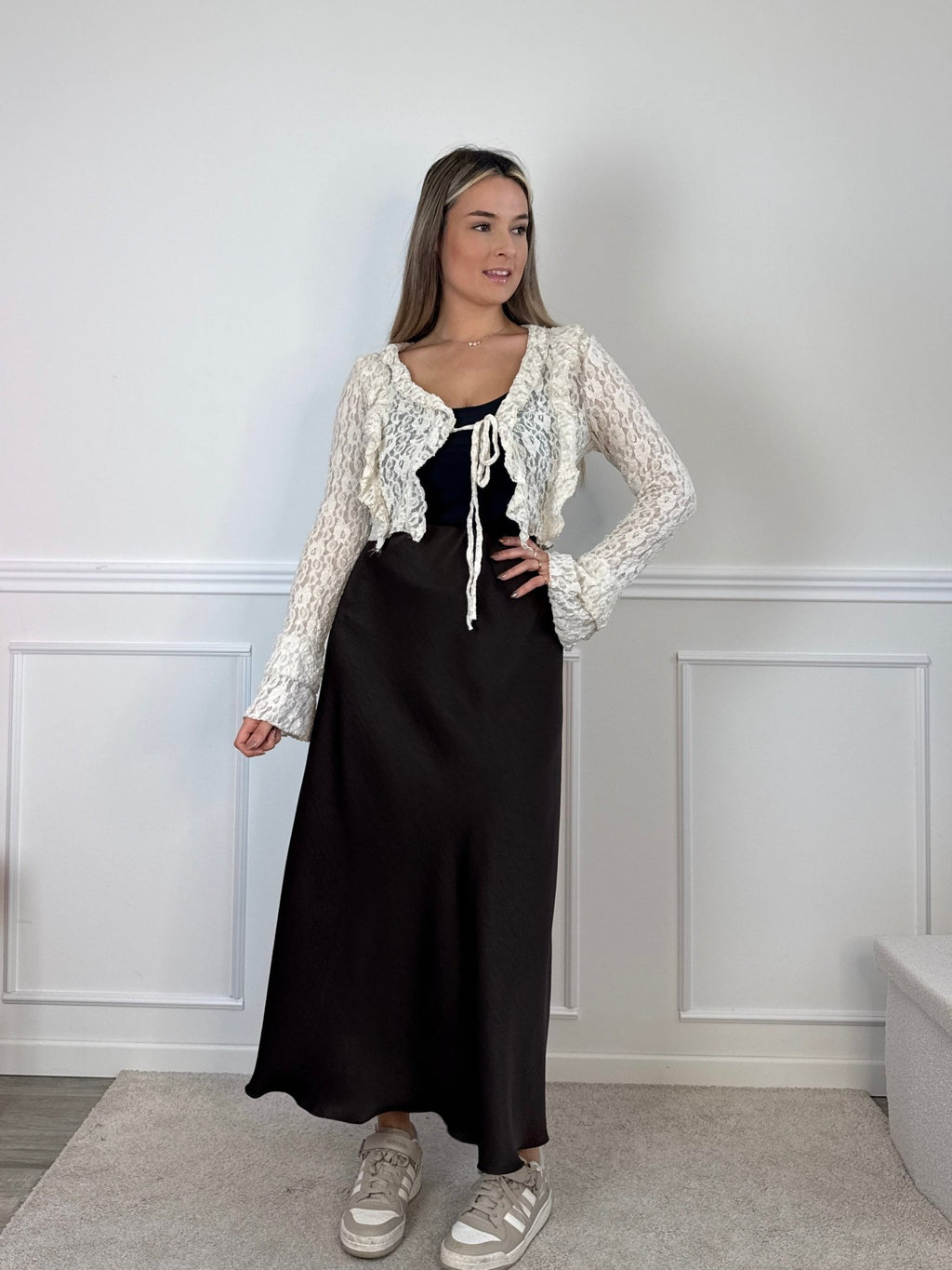 Top in pizzo con rouches e maniche a campana BLANCHE - Follie by Alice