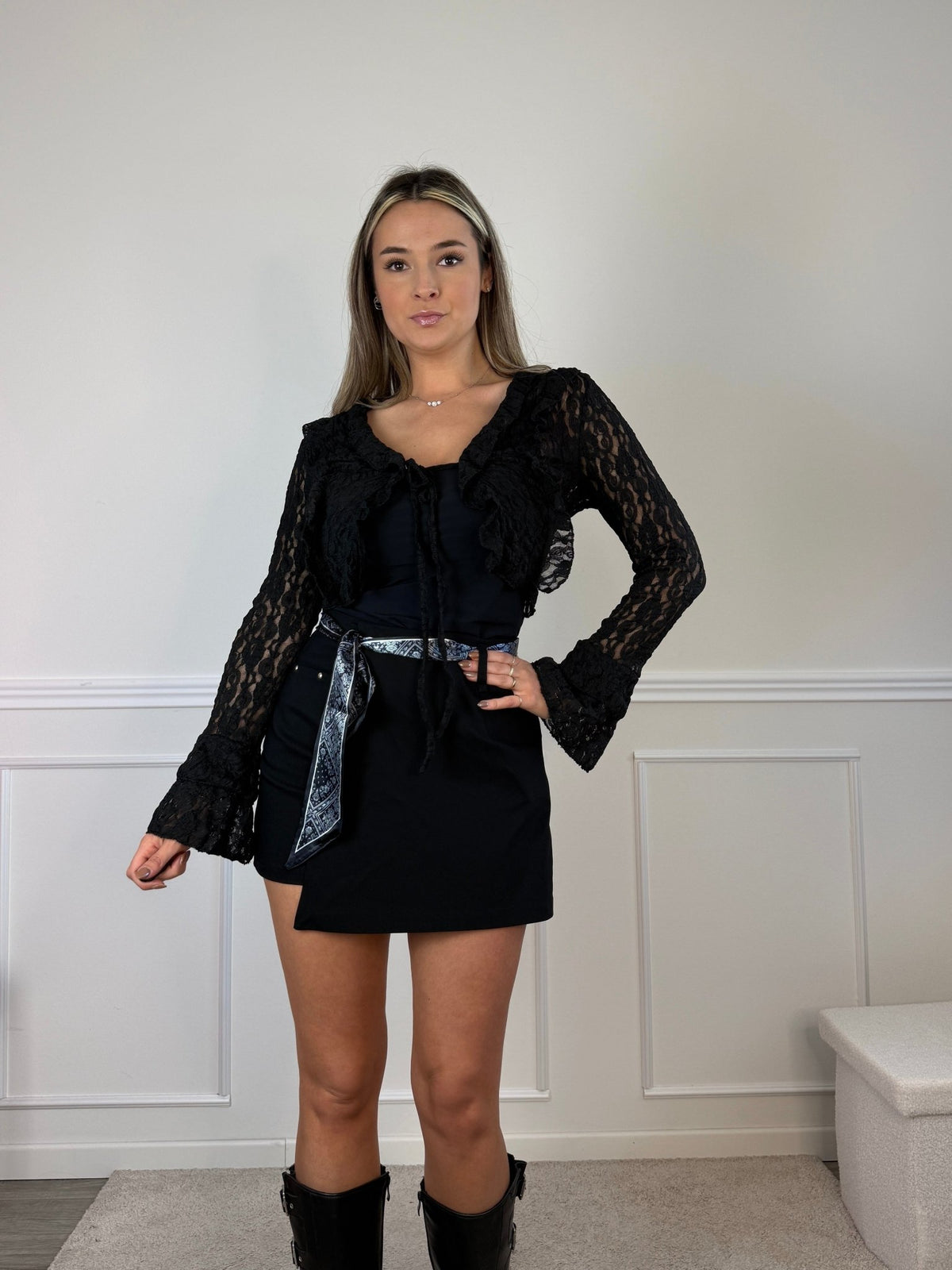 Top in pizzo con rouches e maniche a campana BLANCHE - Follie by Alice