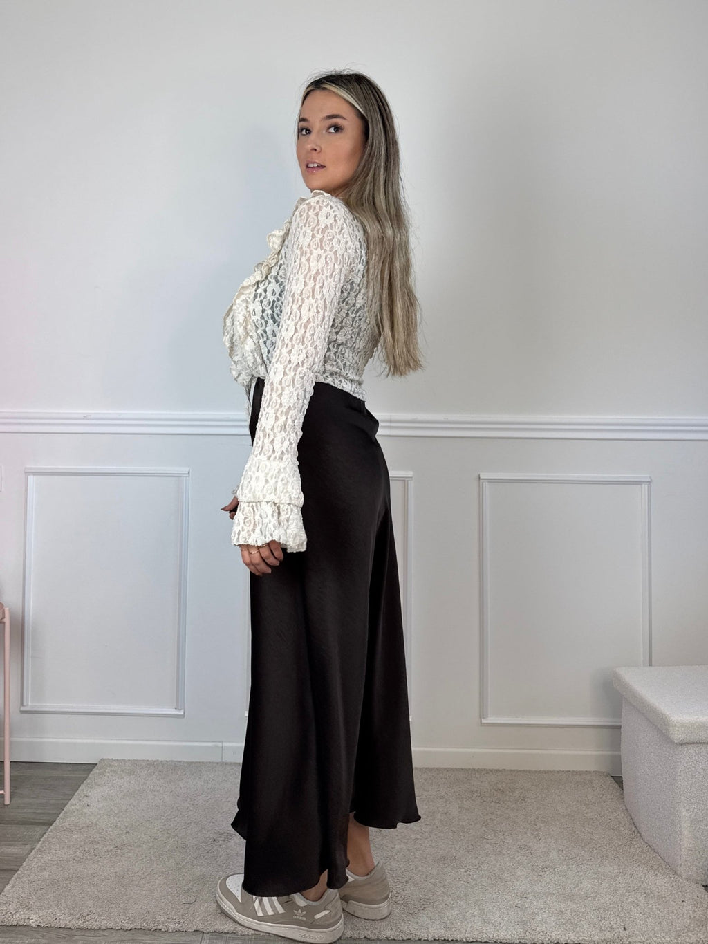 Top in pizzo con rouches e maniche a campana BLANCHE - Follie by Alice