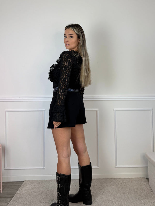 Top in pizzo con rouches e maniche a campana BLANCHE - Follie by Alice