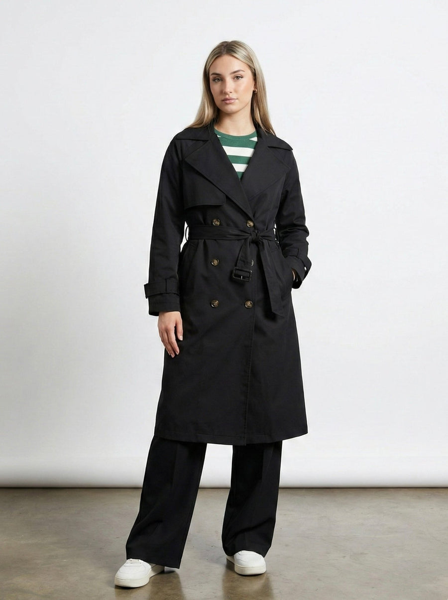 Trench nero con cintura