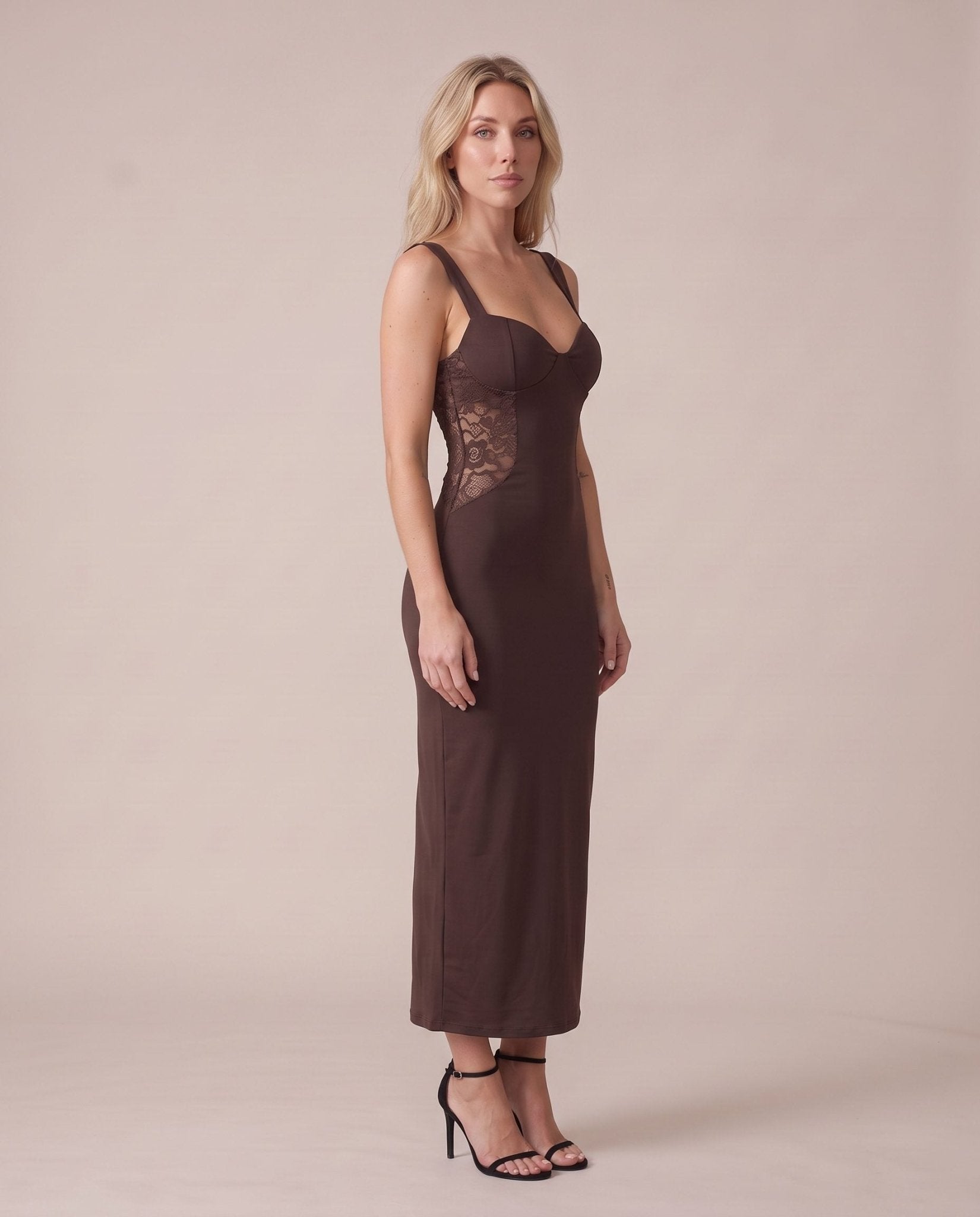 Tubino lungo con fianchi in pizzo CLESSIDRA - Follie by Alice Immagine secondaria del prodotto