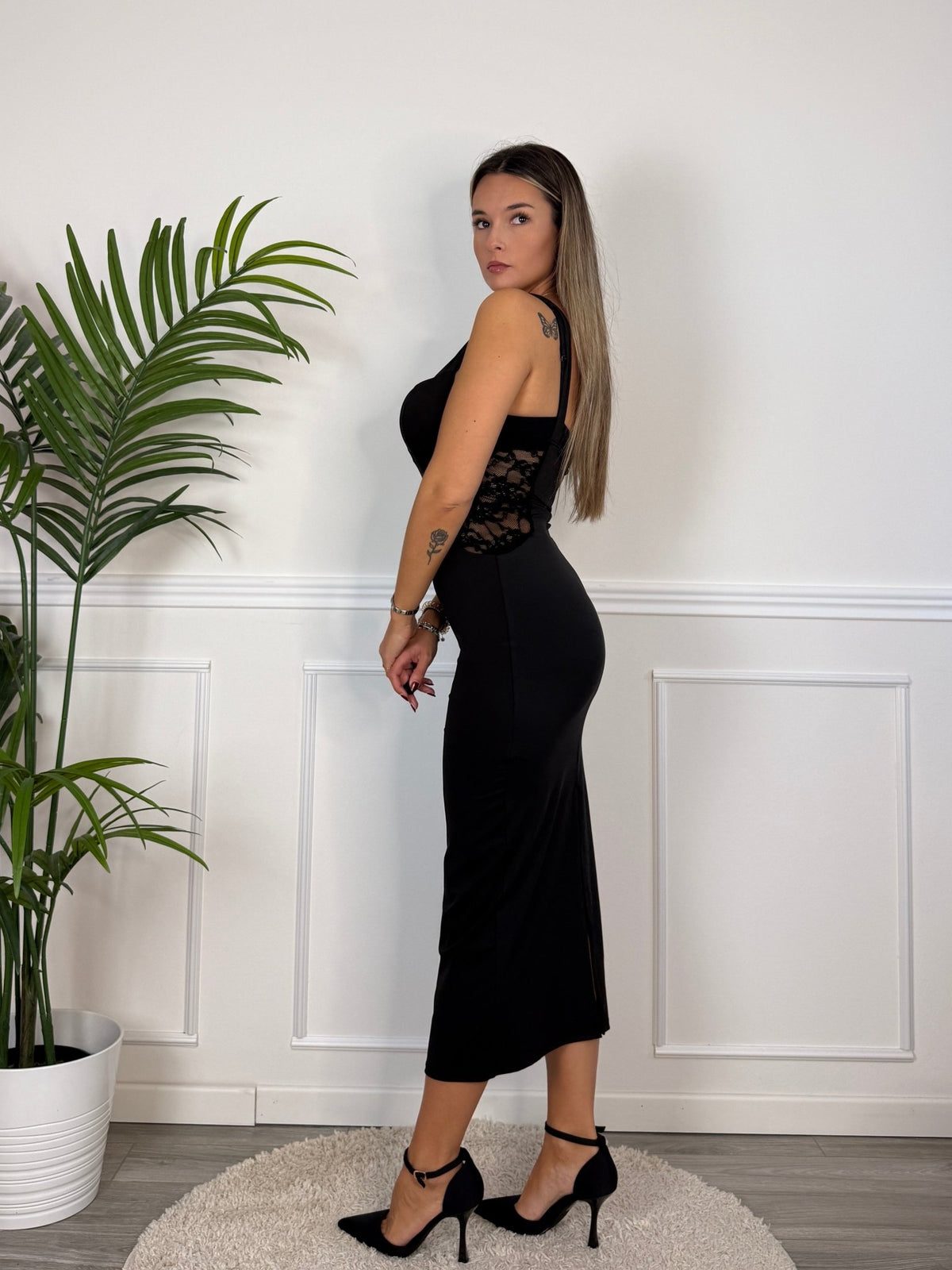 Tubino lungo con fianchi in pizzo CLESSIDRA - Follie by Alice