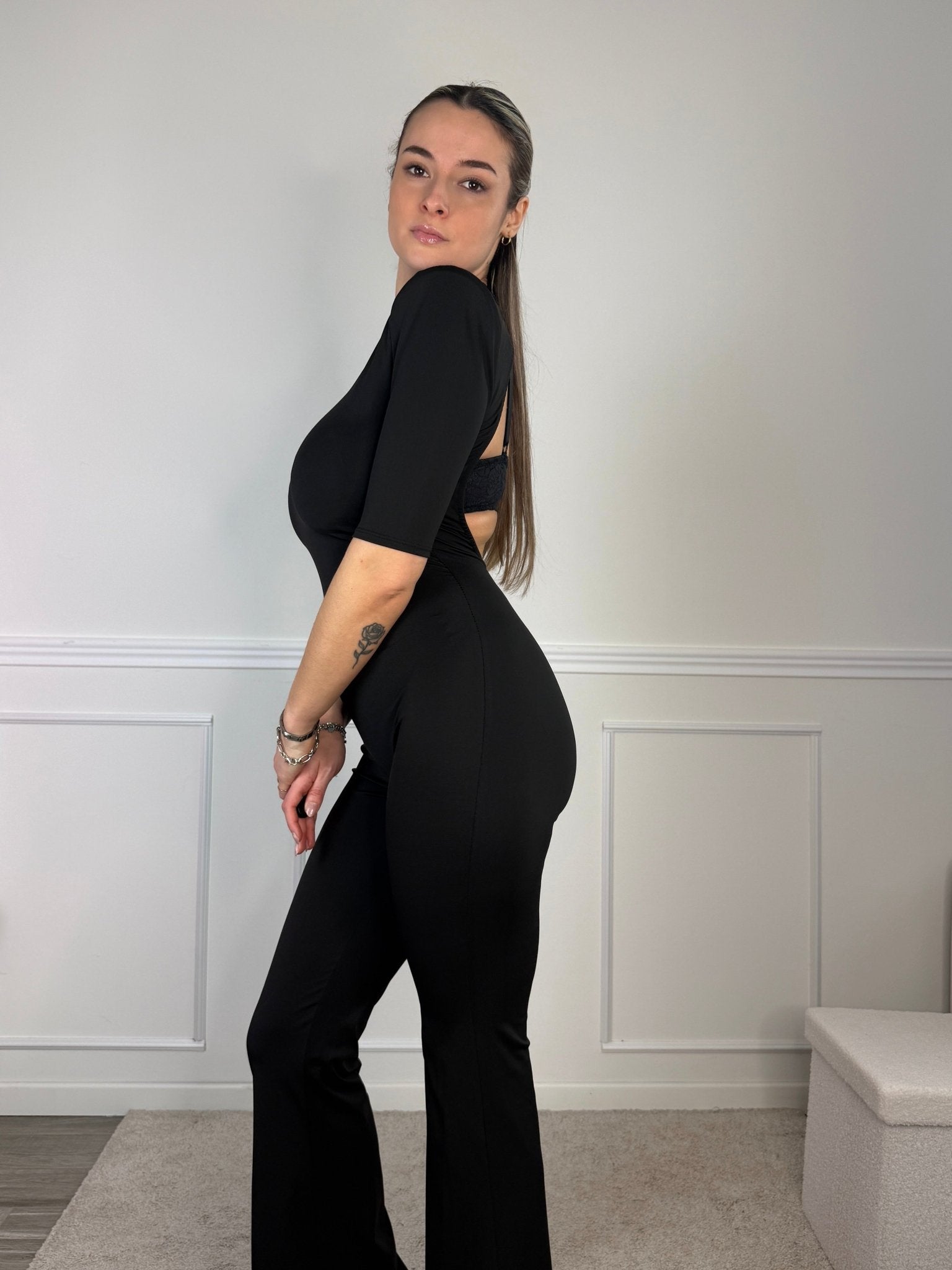 Tuta jumpsuit con spalle strutturate e schiena scoperta - Follie by Alice