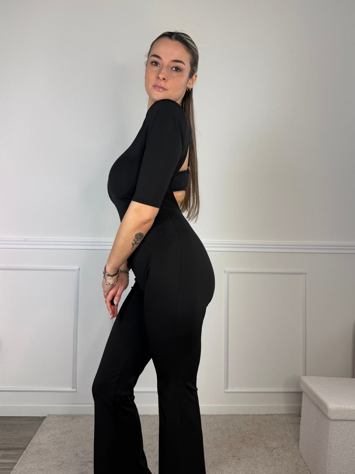 Tuta jumpsuit con spalle strutturate e schiena scoperta - Follie by Alice