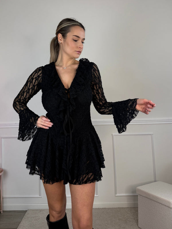 Tutina in pizzo a balze con maniche a campana e scollo a V con laccetti - Follie by Alice