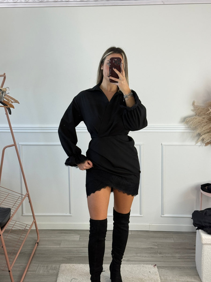 Vestitino blazer con orli in pizzo e chiusura a portafoglio