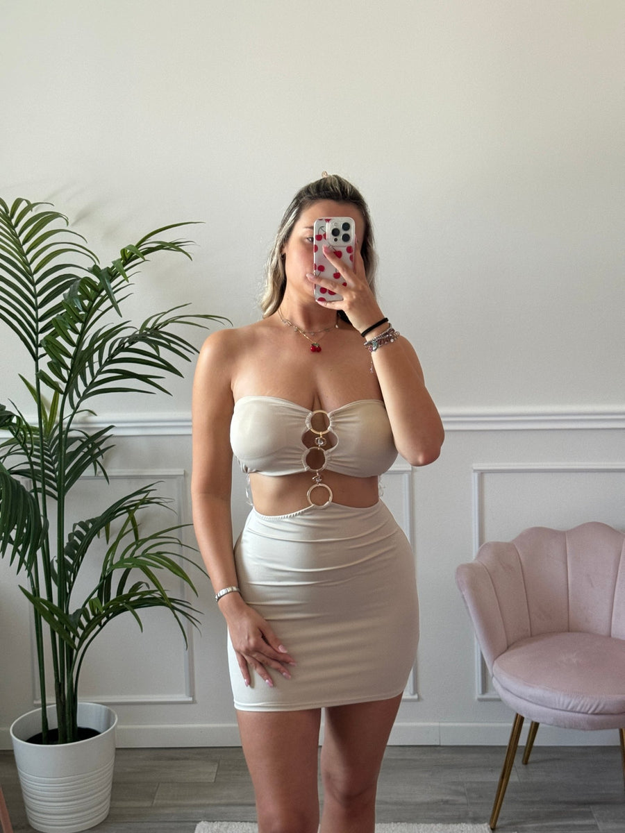 Vestitino cut-out con morsetto gioiello – alternate