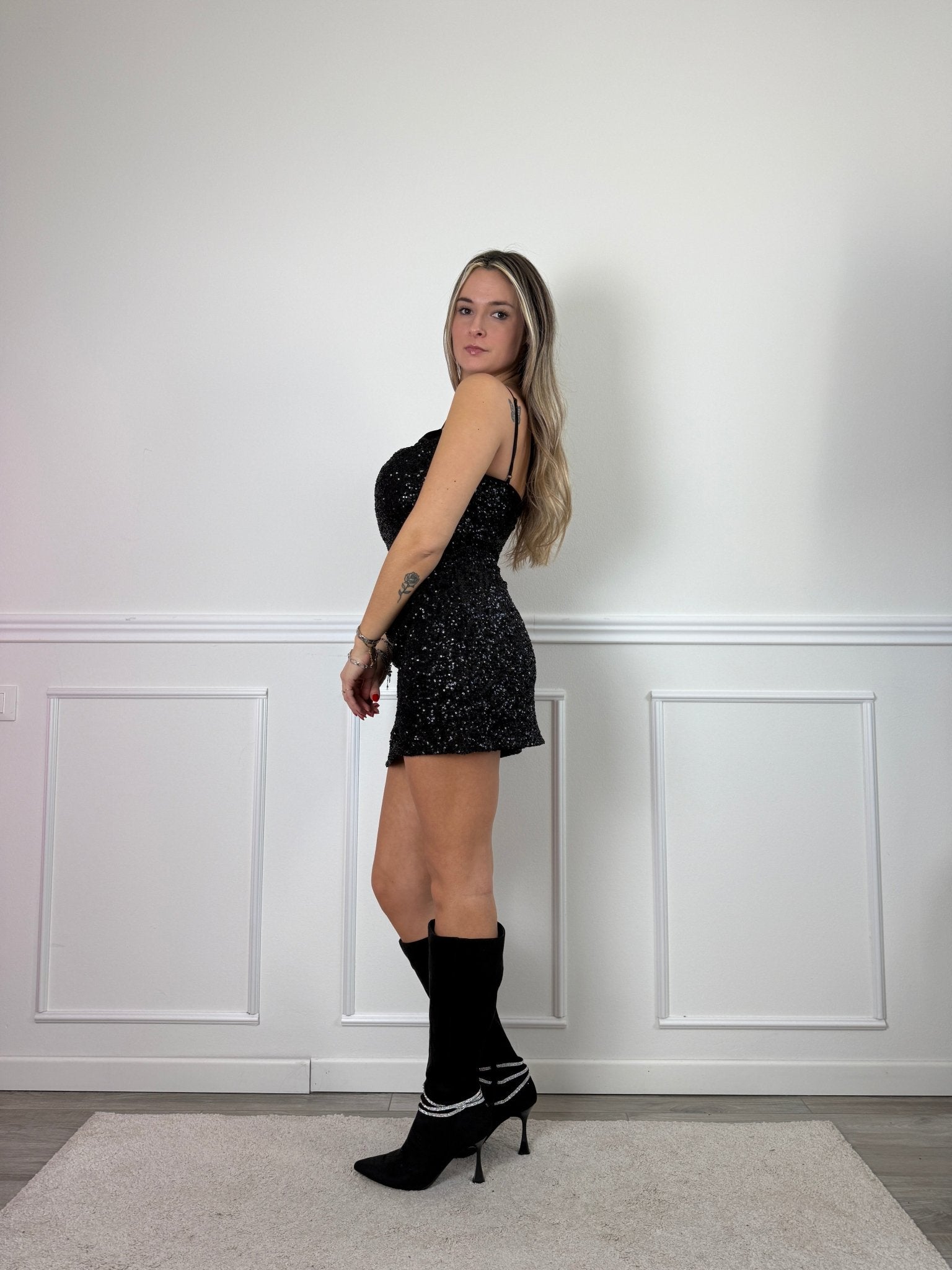 Vestitino drappeggiato con paillettes e scollo a cappuccio in ciniglia - Follie by Alice