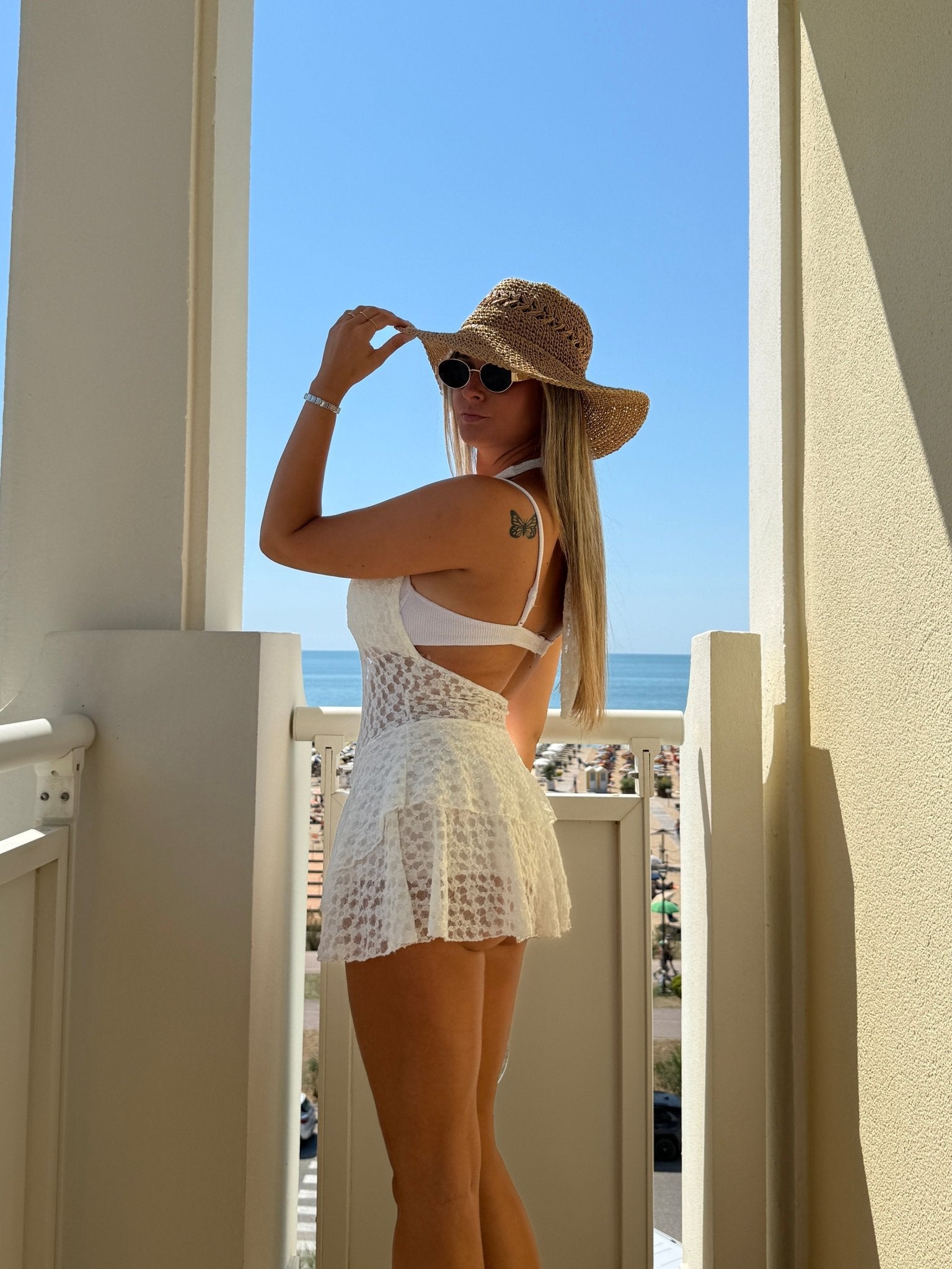 Vestitino halter in pizzo con cut-out e balze NINFA - Follie by Alice