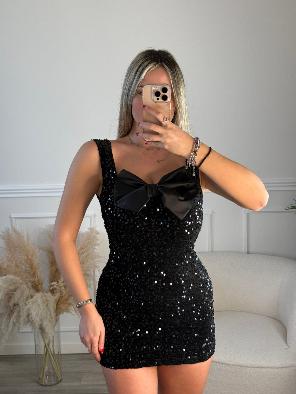 Vestitino in ciniglia con paillettes e maxi fiocco sulla schiena - Follie by Alice