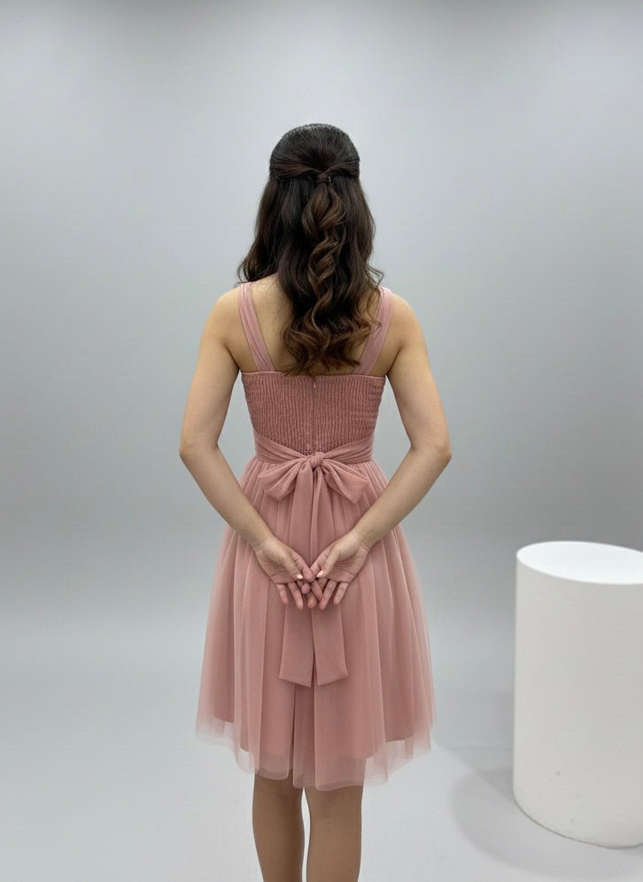 Vestitino in tulle con brillanti e gonna svasata Immagine secondaria del prodotto