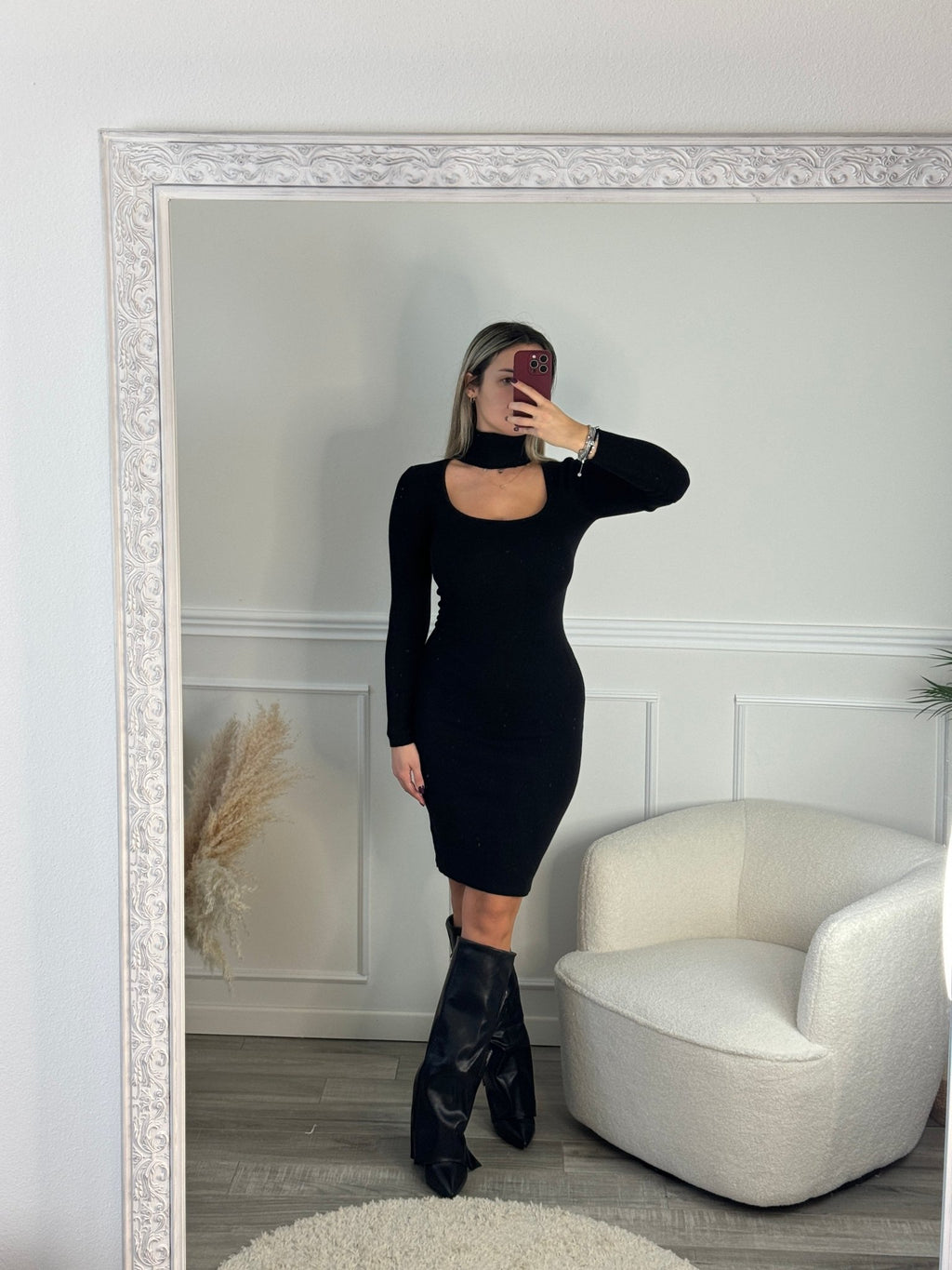 Vestitino nero a collo alto con scollo aperto - Follie by Alice