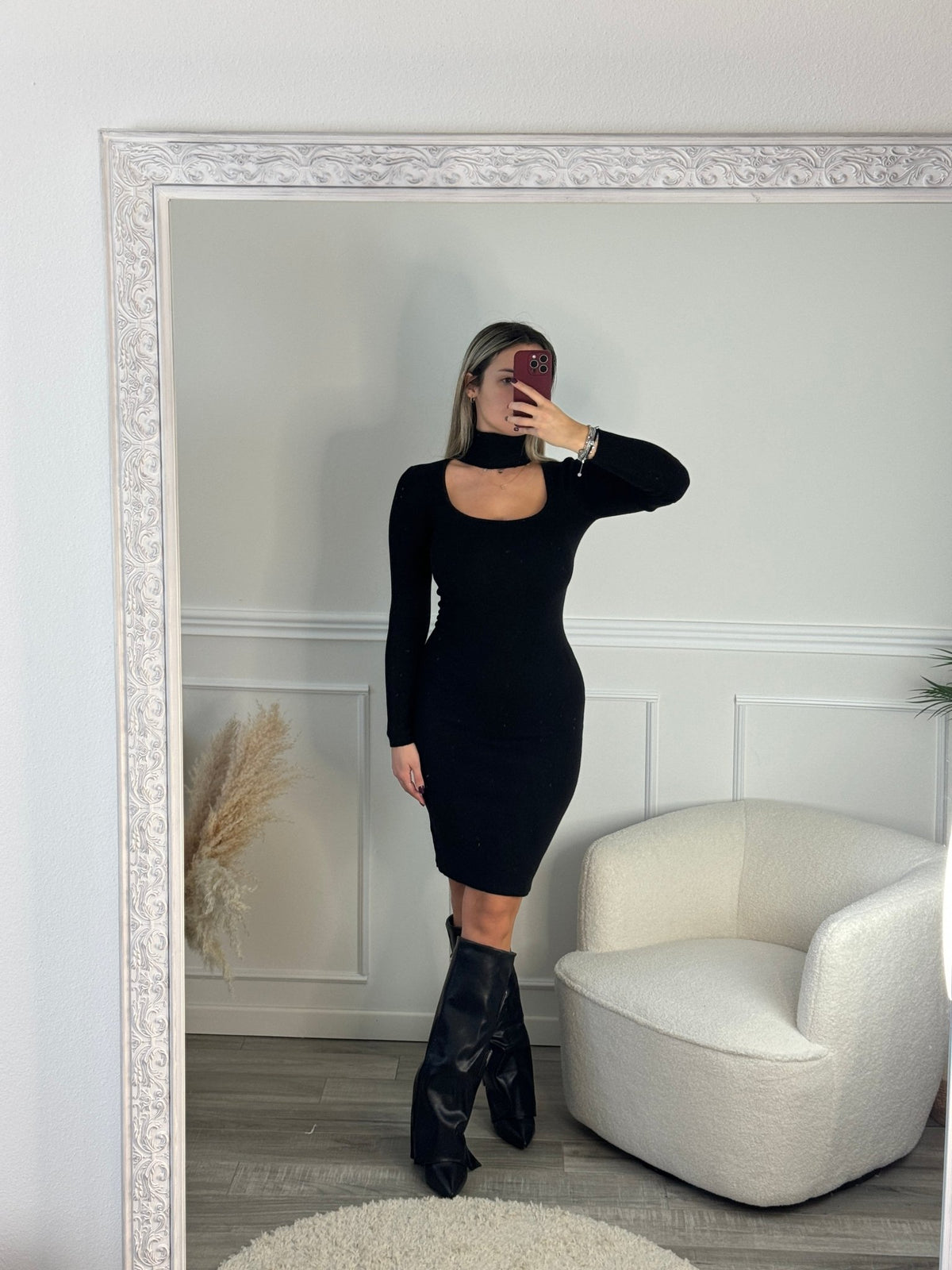 Vestitino nero a collo alto con scollo aperto - Follie by Alice