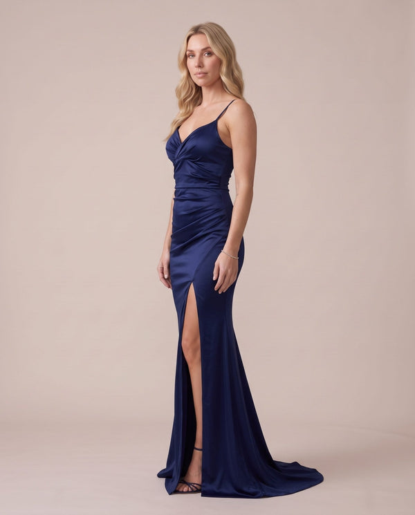 Vestito lungo a sirena in raso con strascico CARMEN - Follie by Alice