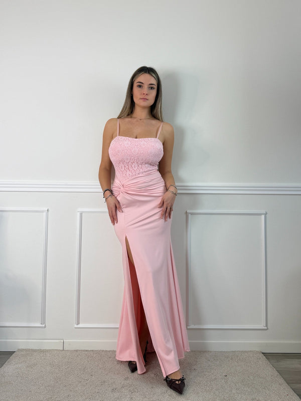 Vestito lungo con corpetto bustier in pizzo, drappeggio twist e spacco profondo - Follie by Alice