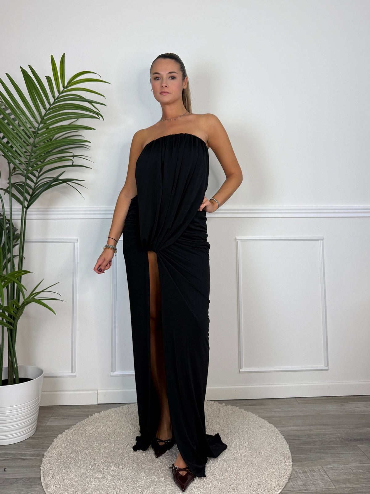 Vestito lungo con drappeggio annodato e spacco ODETTE - Follie by Alice