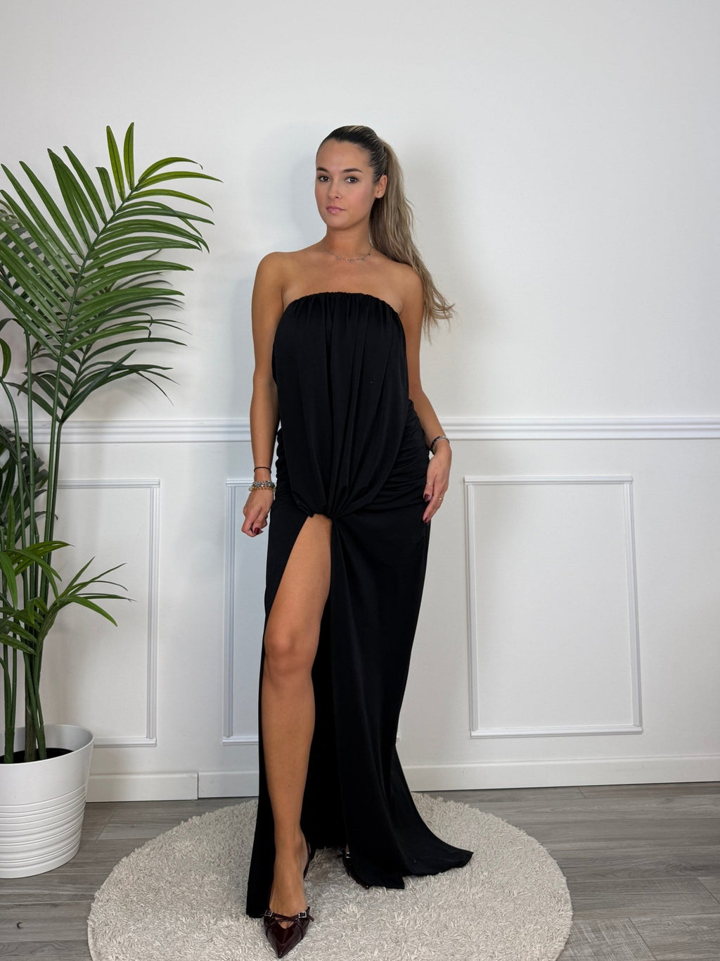 Vestito lungo con drappeggio annodato e spacco ODETTE - Follie by Alice