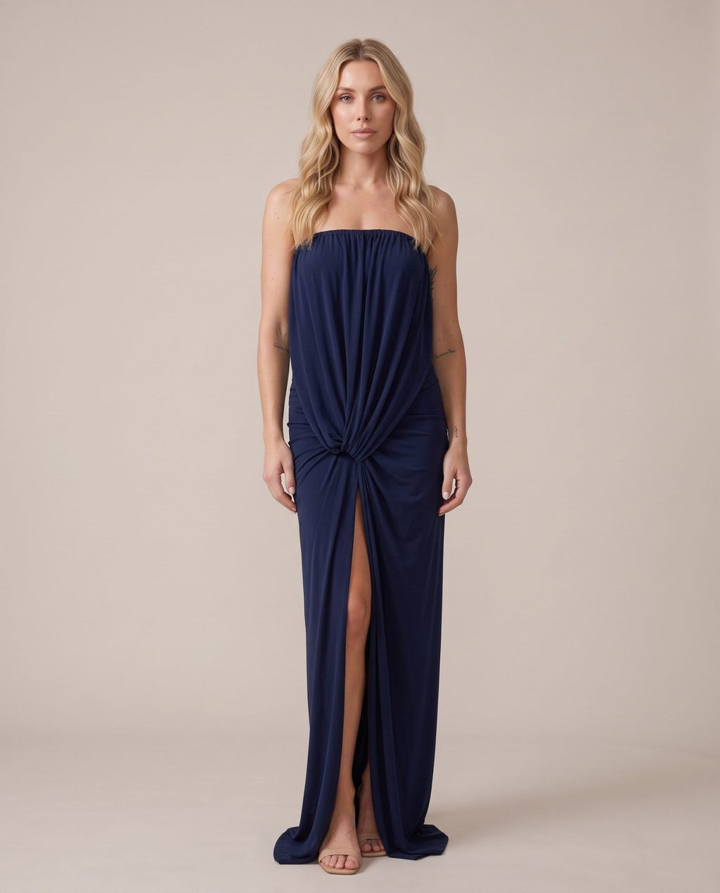 Vestito lungo con drappeggio annodato e spacco ODETTE - Follie by Alice
