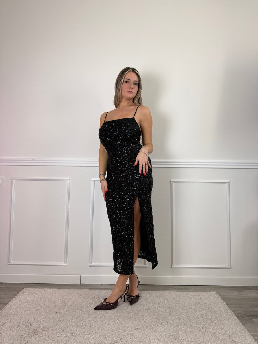 Vestito lungo con paillettes e scollo a cappuccio – alternate