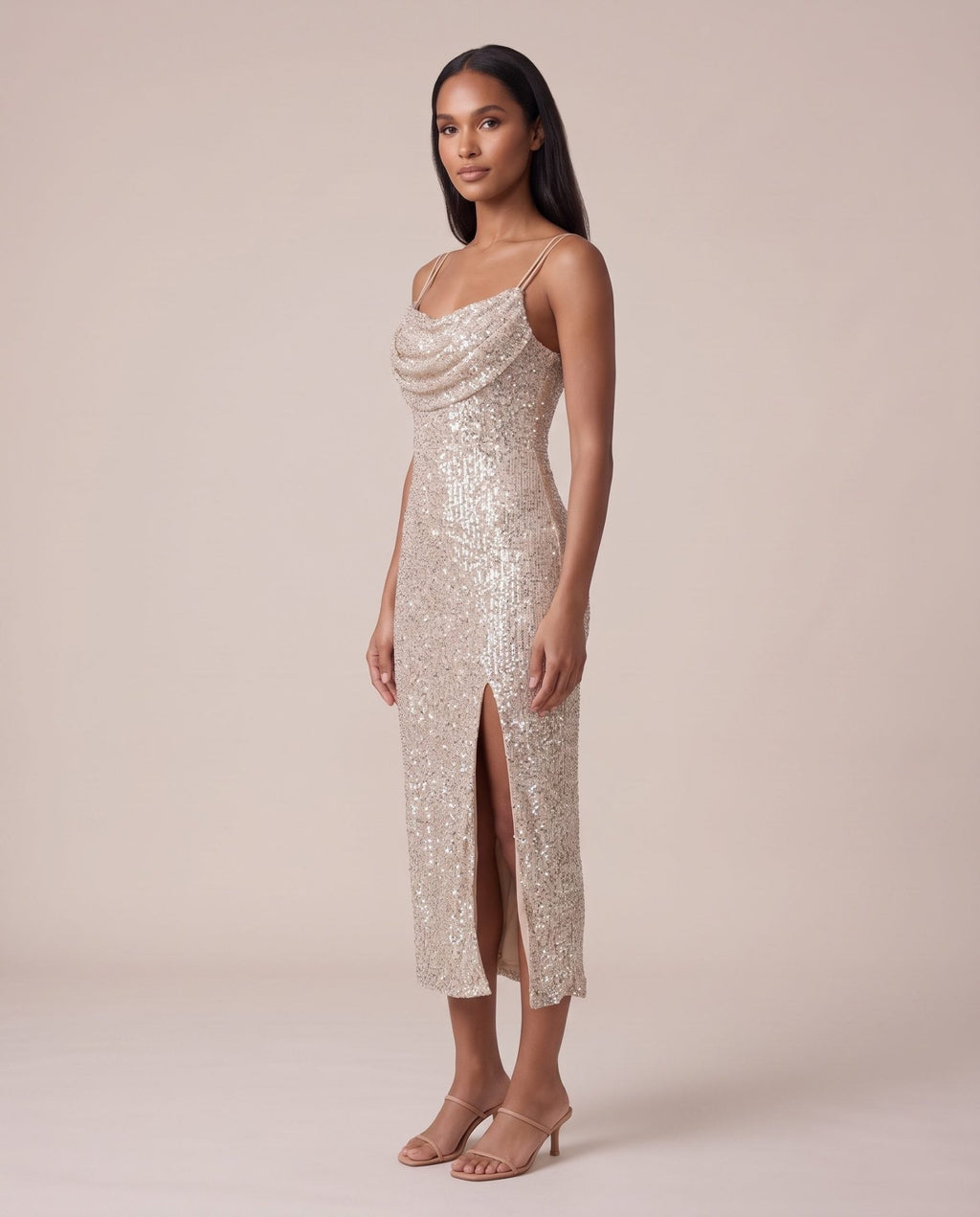 Vestito lungo con paillettes e scollo a cappuccio - Follie by Alice