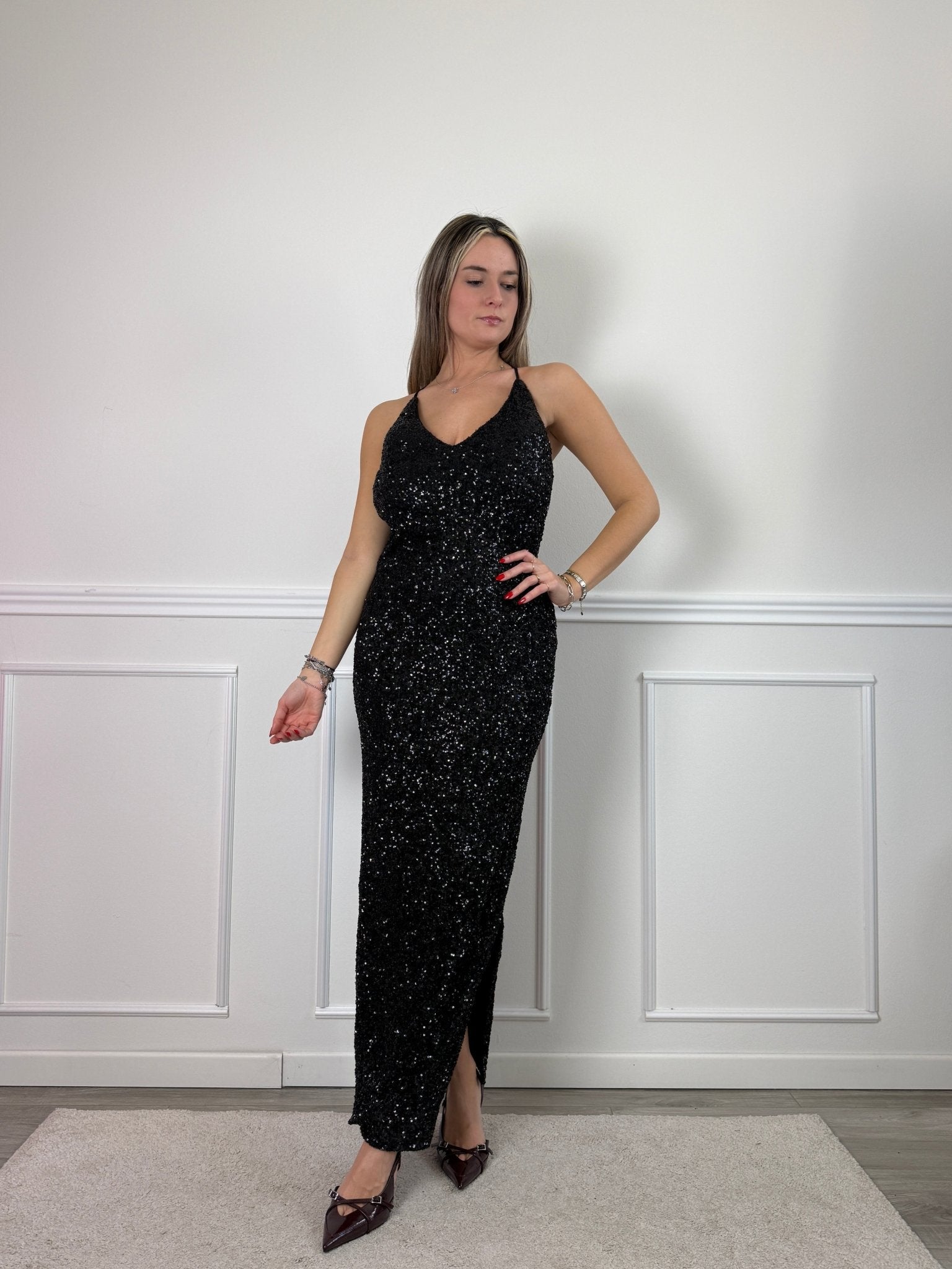 Vestito lungo con paillettes, schiena scoperta e scollo a V - Follie by Alice