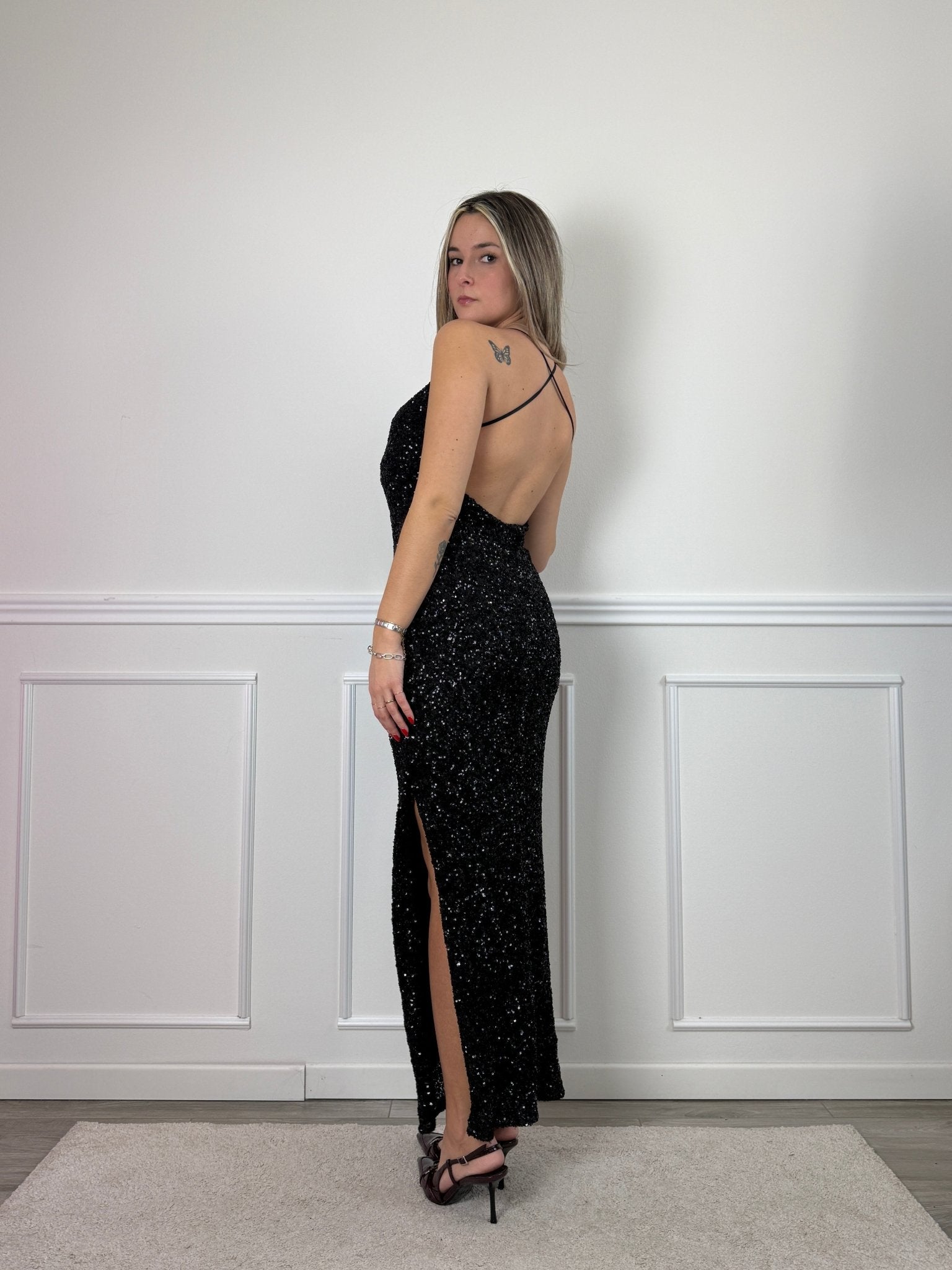 Vestito lungo con paillettes, schiena scoperta e scollo a V - Follie by Alice