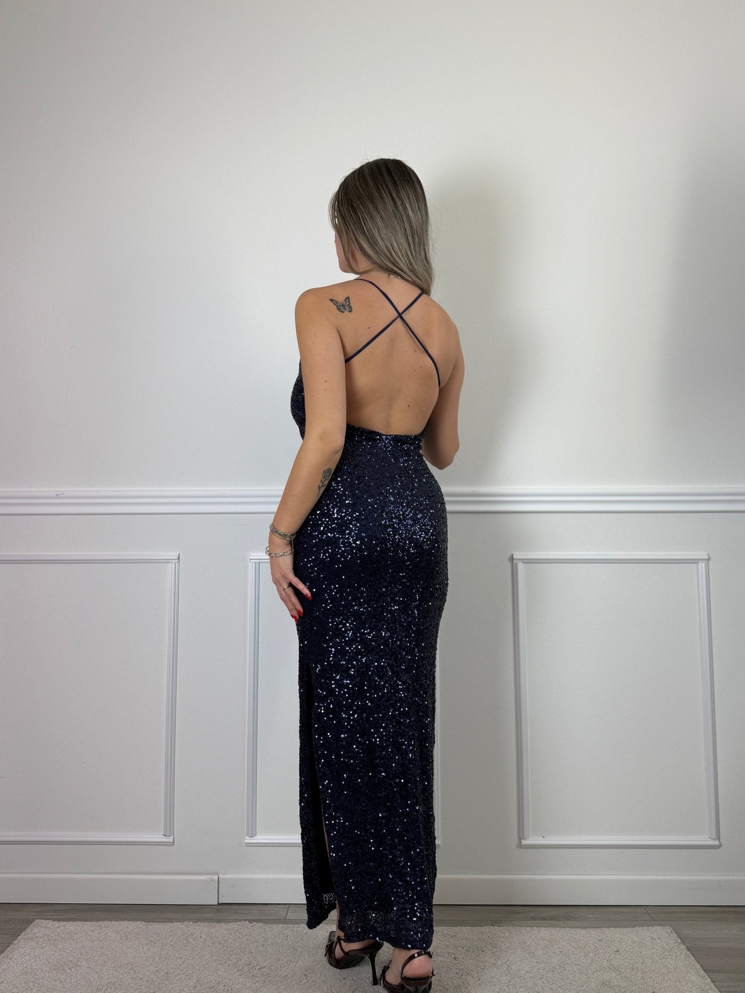 Vestito lungo con paillettes, schiena scoperta e scollo a V - Follie by Alice