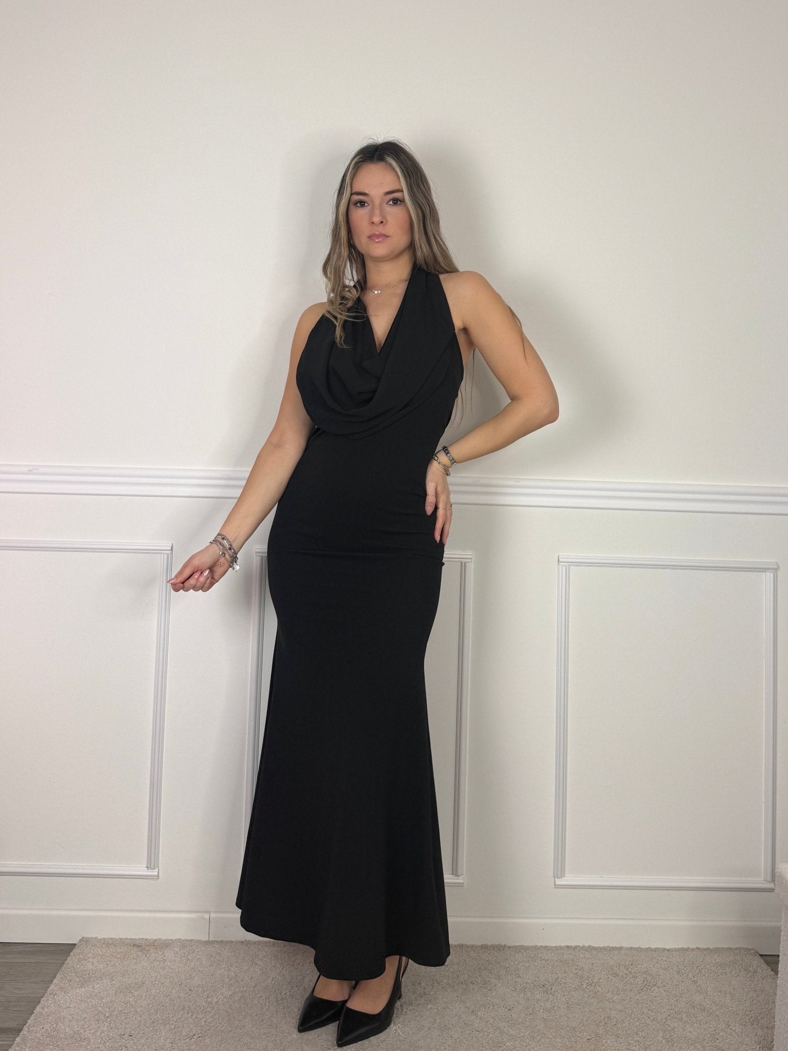 Vestito lungo con scollo a cappuccio Hannah - Follie by Alice