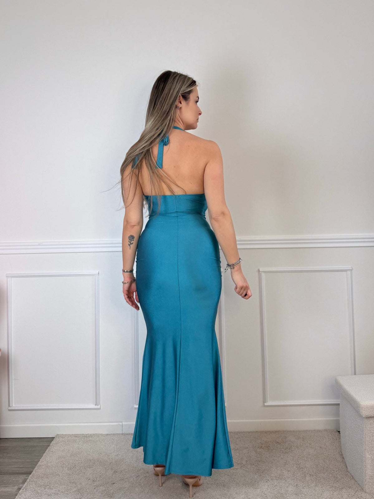 Vestito lungo con scollo drappeggiato EVELIN - Follie by Alice