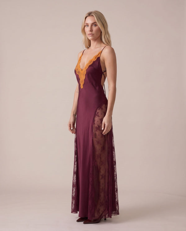 Vestito lungo con scollo e fianchi in pizzo OFELIA - Follie by Alice