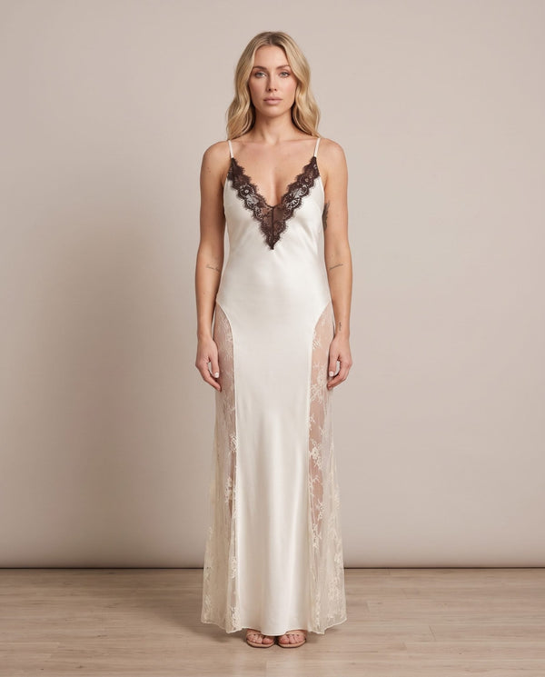 Vestito lungo con scollo e fianchi in pizzo OFELIA - Follie by Alice